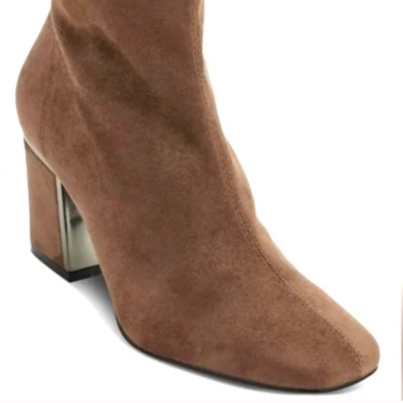 NIB DKNY Cavale Stretch Ankle Booties Size 9 Tan - Picture 4 of 12